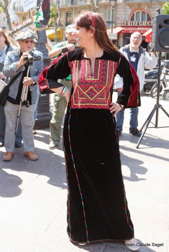 bouchra_robe_rigole.jpg