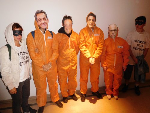 brochette_cour_de_justice.jpg