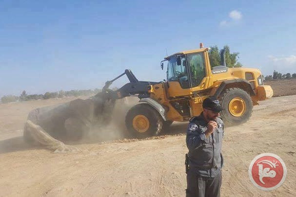 bulldozer_village_be_douin.jpg