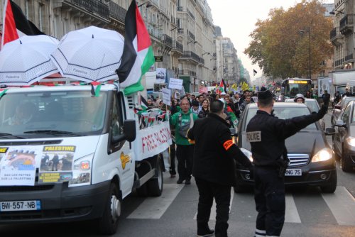 camion_et_manif_rue_re_aumur_nico_flic_circulation.jpg