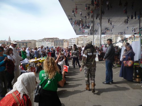checkpoint_genous_brochures_marseille.jpg