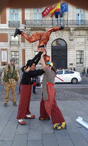clowns_acrobatie.jpg
