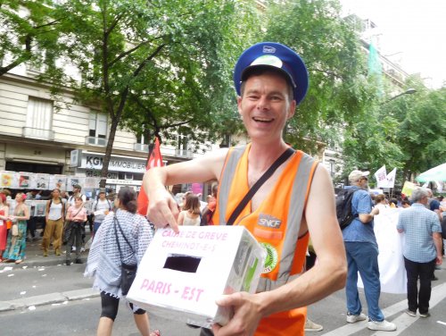 collecte_cheminots_paris_est.jpg