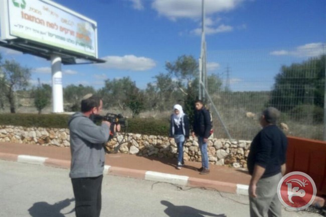colon_met_en_joue_2_ados_palestiniens-2.jpg