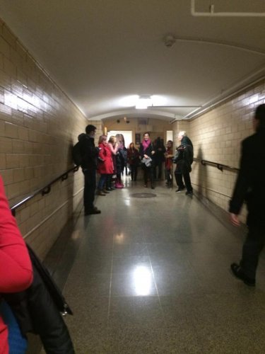 couloir_congre_s_codepink.jpg