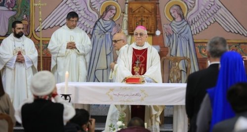 cure_dans_e_glise_gasa.jpg