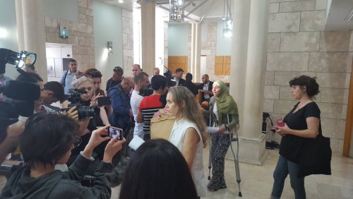dareen_tatour_au_tribunal.jpg