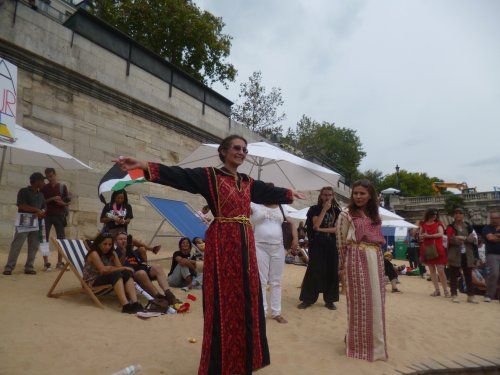 de_file_mode_palestinien_gaza_plage.jpg