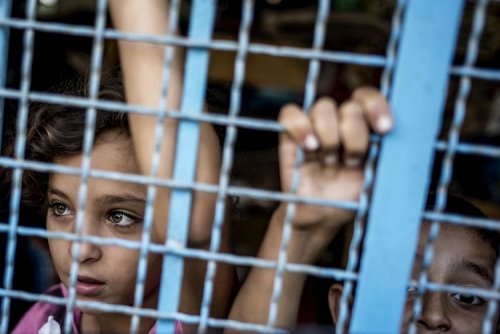 enfants_derrie_re_grilles_gaza-2.jpg