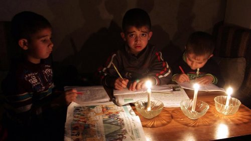 enfants_devoirs_sans_lumie_re_gaza-3.jpg