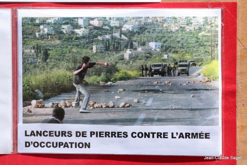 expo_lanceurs_de_pierres.jpg