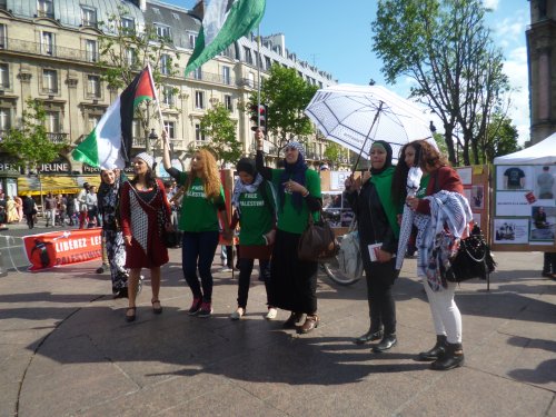 famille_laziri_drapeaux.jpg