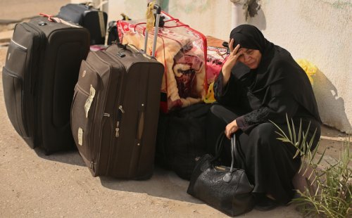 femme_et_ses_valises_a_rafah-2.jpg