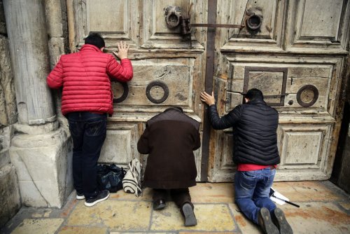fideles_chretiens_saint_sepulcre.jpg