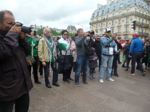 foule_e_coute.jpg