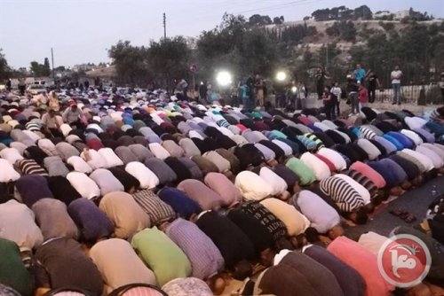 foule_en_prie_re.jpg
