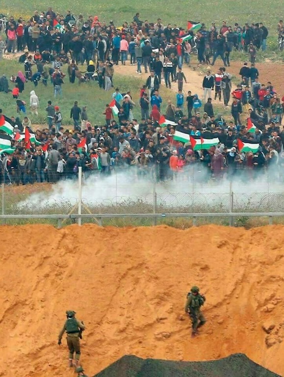gaza_manif_femmes_et_enfants_au_1er_rang.jpg