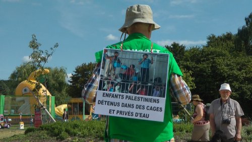 gilles_enfants_dans_les_cages_de_file_-2.jpg
