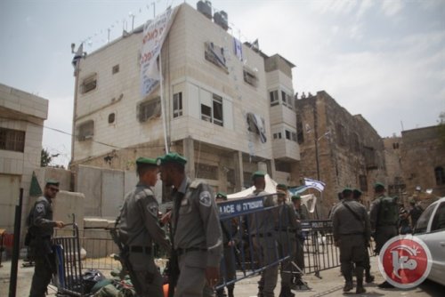 he_bron_colons_prennent_une_maison_palestinienne.jpg