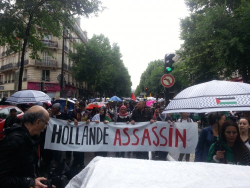 hollande_assassin_parapluies.jpg
