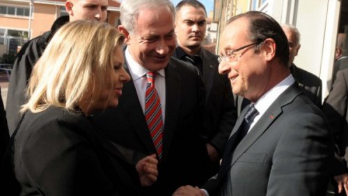 hollande_bibi_et_sa_femme.jpg