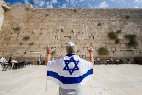 homme_drapeau_israelien_mur_lamentations.jpg