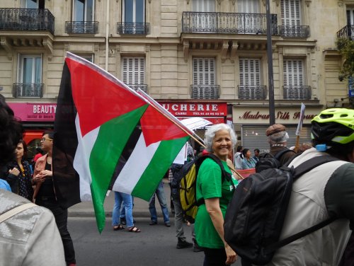 ihsan_drapeau_sourire.jpg