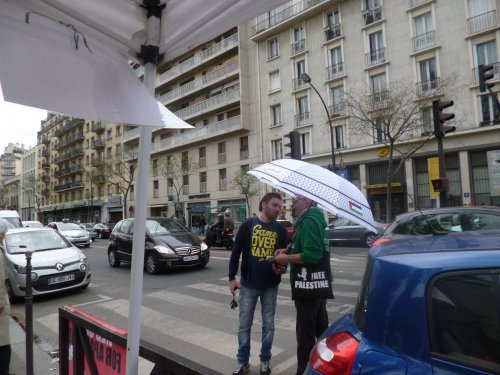jacques_parapluie_discussion_st_cloud.jpg