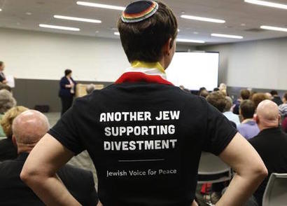 juif_a_kippa_portant_t.shirt_bds.jpg