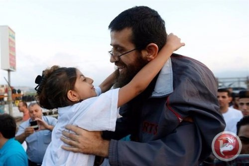 khader_adnan_avec_sa_fille.jpg
