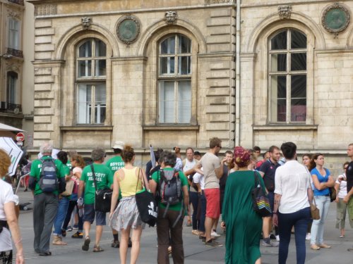 lyo_devant_mairie.jpg