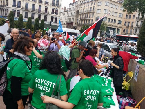 lyon_stand_12_mai.jpg