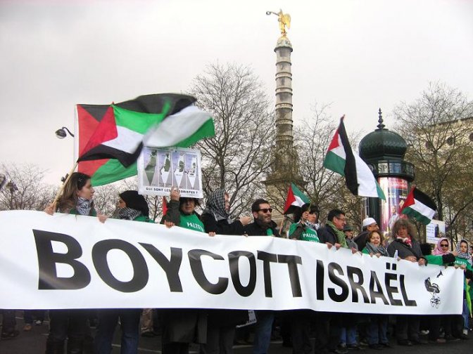 manif_28_mars_banderole_boycott-2.jpg