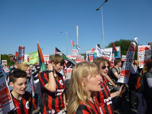 manif_cardif_jeunes_bonne.jpg