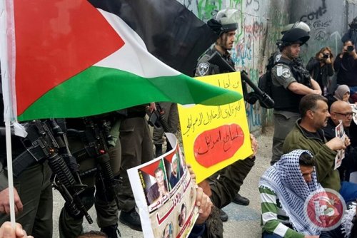 manif_martyrs_palestine_soldats.jpg