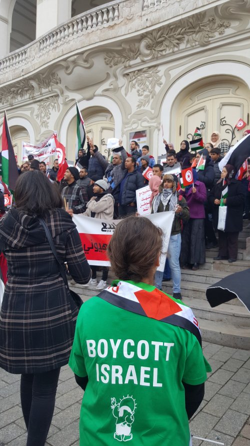 manif_tunis_t.shirt_boycott_bis.jpg