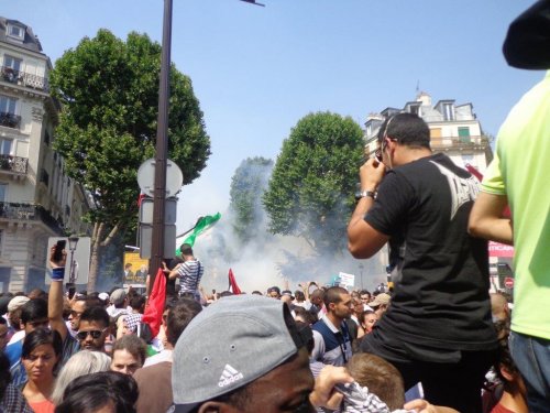 manifestants_charge_s.jpg