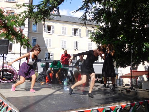 mime_pendant_le_cahnt_des_partisans-2.jpg