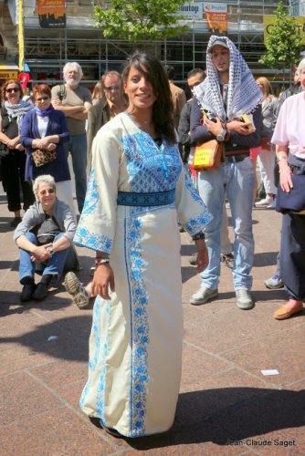 naouelle_robe_souriante-2.jpg