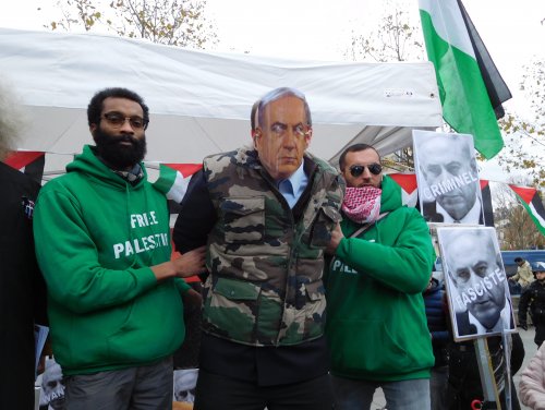 netanyahou_emmene_par_teddy_et_farid.jpg