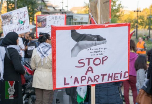 nimes_pancartes_apartheid.jpg