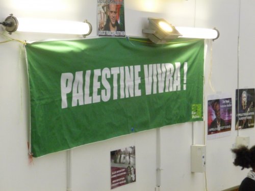 palestine_vivra_foyer_mic.jpg