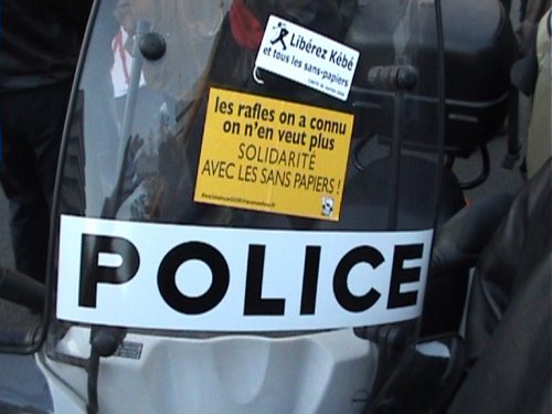 photo_autocollant_rafle_police.jpg