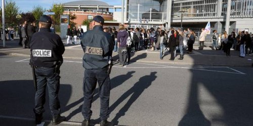 presence-de-forces-de-l-ordre-a-l-ecole-est-ce-faisable.jpg