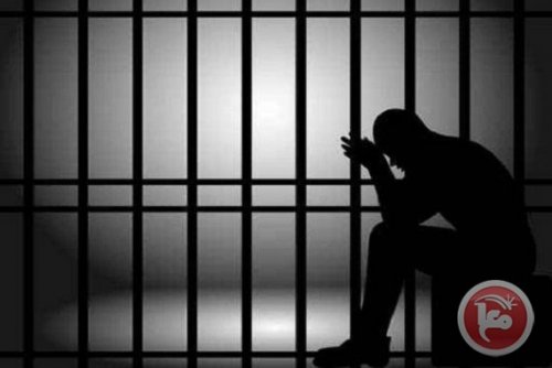 prisonnier_barreaux_ap_autre.jpg