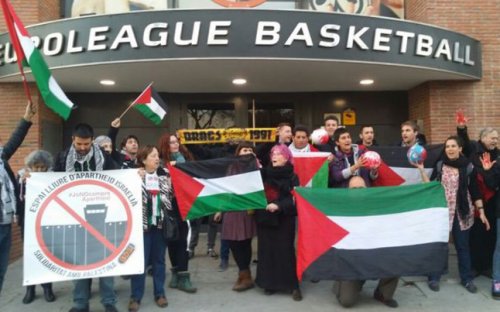 prohiben-las-banderas-palestinas-barca-maccabi-1426013999185.jpg