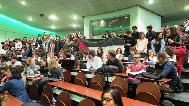 rennes-des-etudiants-manifestent-contre-l-ambassadrice-d-israel.jpg