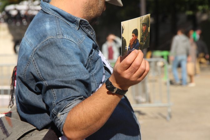 rtonde_montre_la_carte_postale_torture.jpg