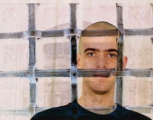 salah_derrie_re_des_barreaux.jpg