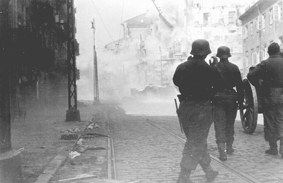 soldats_allemands_ghetoo_de_varsovie.jpg